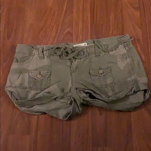 American eagle camo shorts